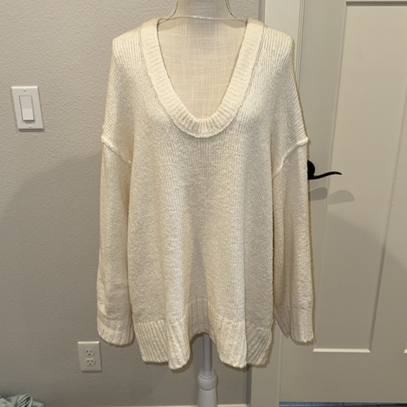 Free people pull- over sweater. - Picture 4 of 5